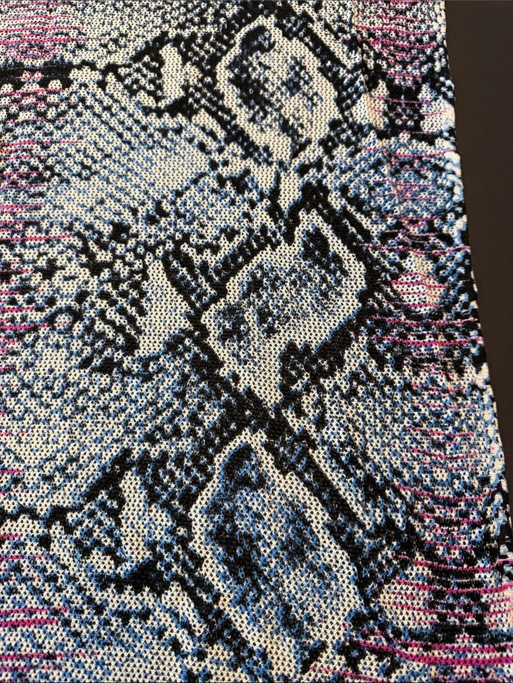 Magaschoni Pink Snake-Print Knit Wrap